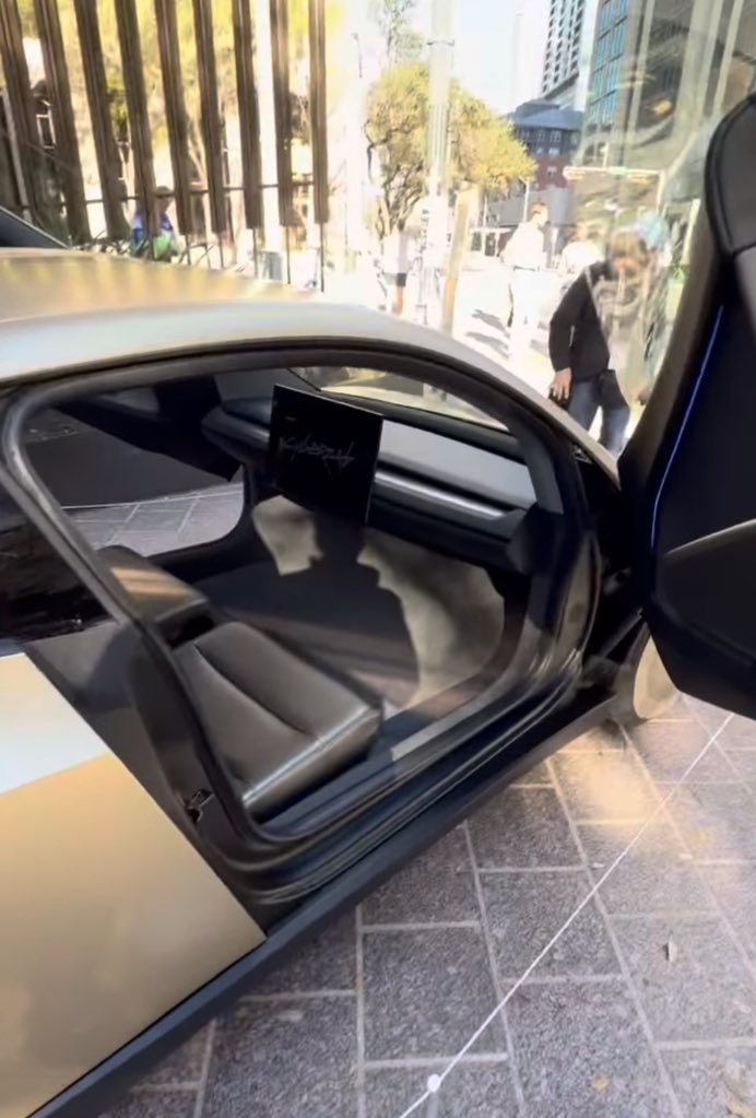 Darth Source tweet media