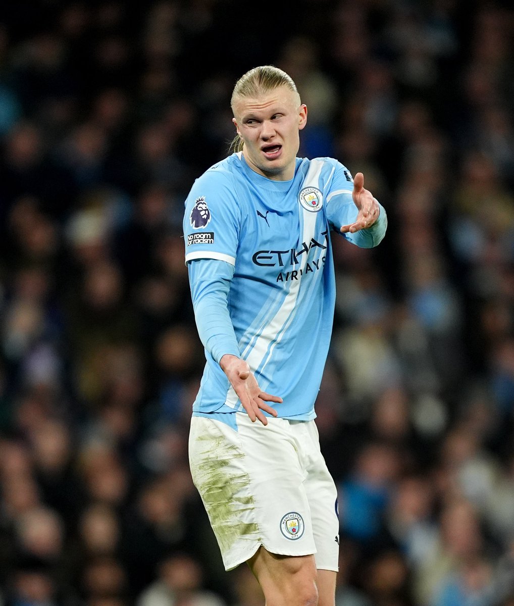 🚨 « 𝗝’𝗘𝗦𝗣𝗘̀𝗥𝗘 𝗤𝗨𝗘 𝗦𝗔 𝗙𝗘𝗠𝗠𝗘 𝗦𝗘𝗥𝗔 𝗛𝗘𝗨𝗥𝗘𝗨𝗦𝗘 𝗖𝗘 𝗦𝗢𝗜𝗥… » 🤭

Pep Guardiola 🇪🇸 à propos de la blessure à l'aine d'Erling Haaland 🇳🇴. 🤣

🎙️ conf. de presse