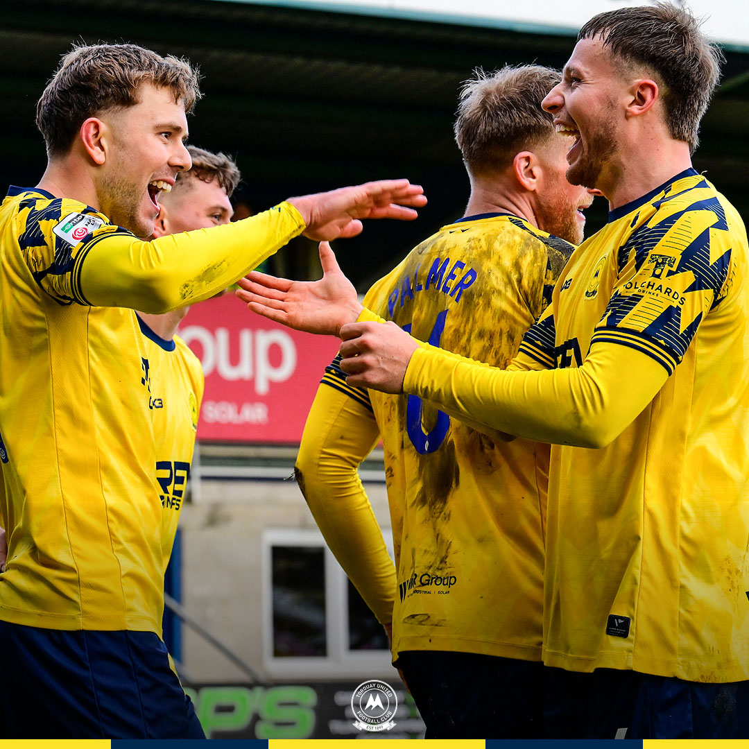 TUFC1899's tweet photo. 𝗚𝗿𝗲𝗮𝘁 𝘁𝗼 𝗵𝗮𝘃𝗲 𝘆𝗼𝘂 𝗯𝗮𝗰𝗸 @JordanDyer01!

#tufc | #TORCHE https://t.co/seqhn8Sp3L