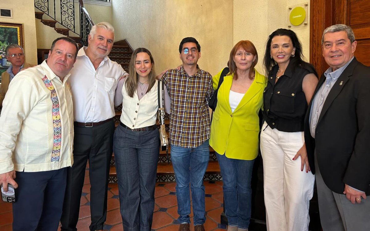 E4TMX's tweet photo. Fue un honor compartir diálogo y reflexiones con @tatclouthier en Monterrey.
 En E4T seguimos impulsando espacios de encuentro entre ciudadanía, liderazgos y MiPyMEs para fortalecer el desarrollo económico de México. 🇲🇽
#E4T #NuevoLeón #Monterrey #MiPyMEs https://t.co/MCLzHh18Pd