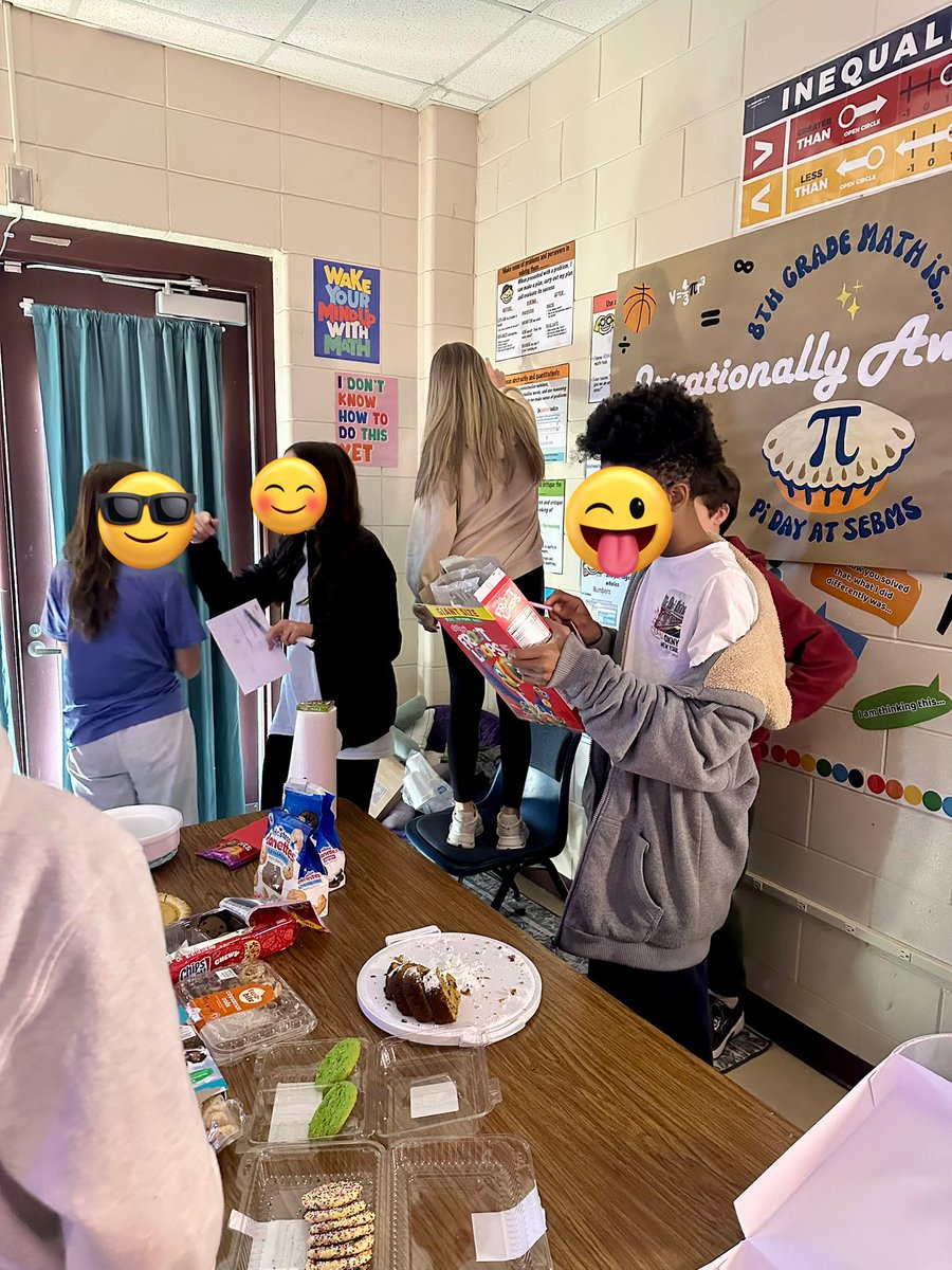 CStephens1246's tweet photo. Pi Day 2026 🥧✖️🤓🟰🎉➕🍪➗🔴➖ https://t.co/iKI1OBbZ8K