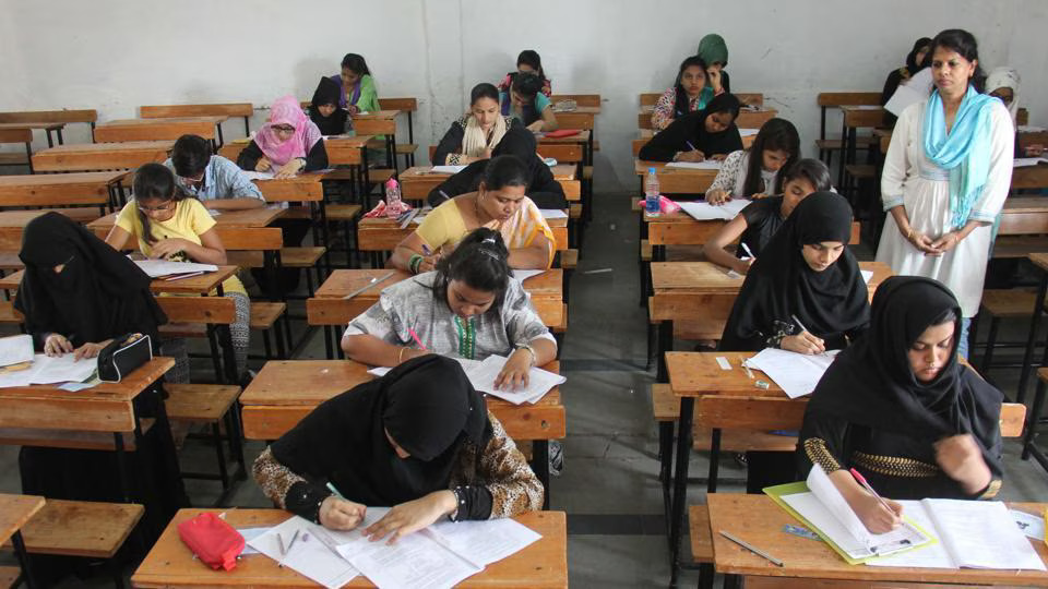 Radharamn Das राधारमण दास tweet media