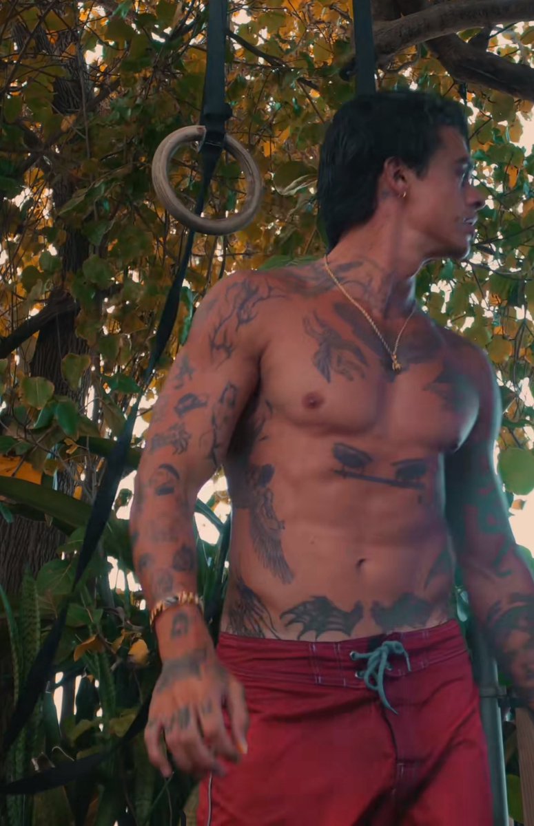 KENOSCORNER's tweet image. #LEEBYTHEOCEAN #RISINGMEDIA #SING #BODYBOARD #FUNUNDERTHESUN #FYP #CINEMA #HAPPYBIRTHDAYLEE #KV