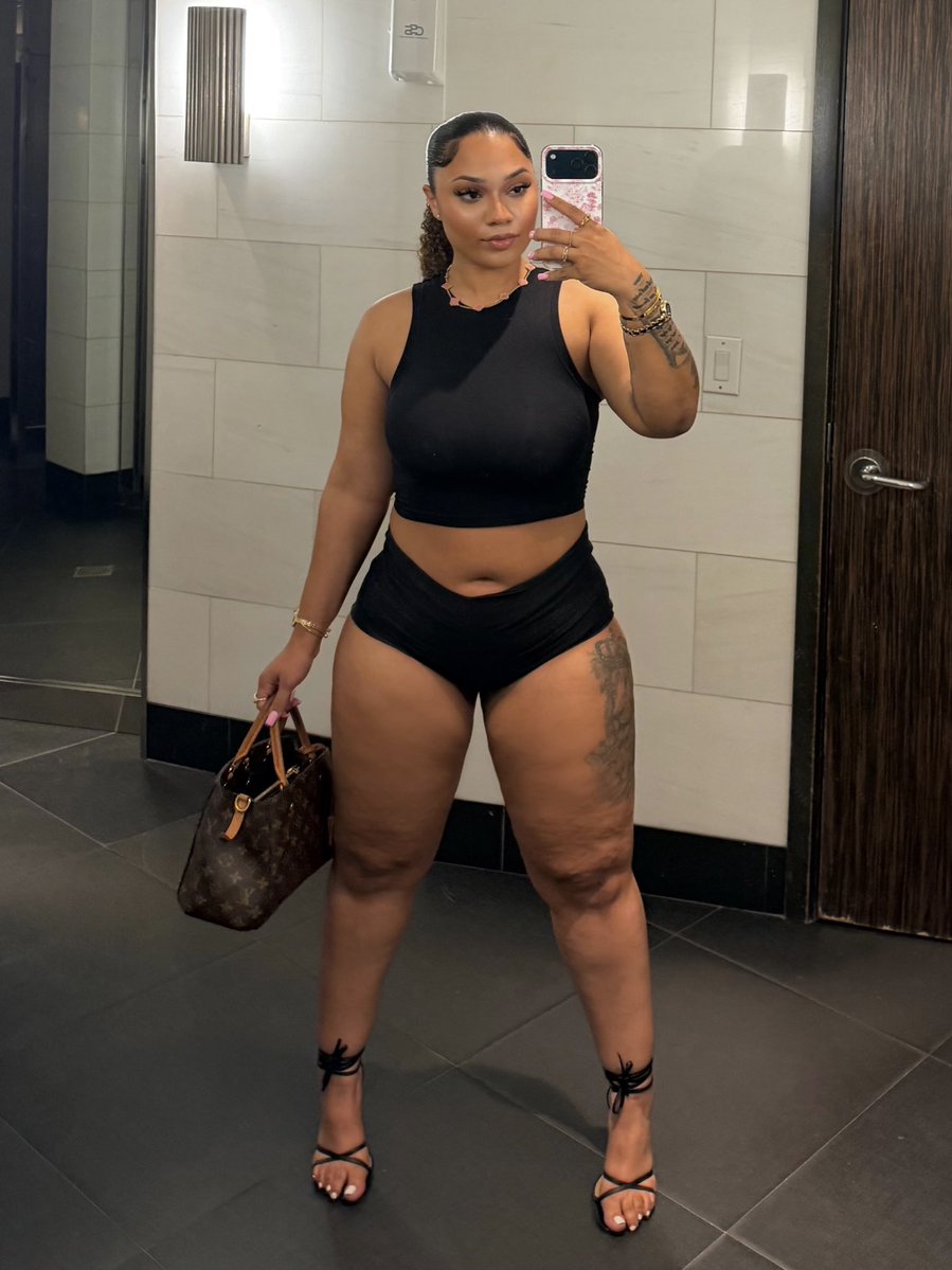 little miss make it happen 💕🫧 tweet media