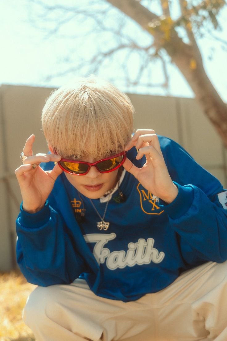 merlionkingdom's tweet photo. Jeans &amp; Sports 🩵👟🍬

#forEVERjidoriday #connectForEVER #psychicfever #繋がろフォーエバー #RYOGA https://t.co/KCnVsra7pH