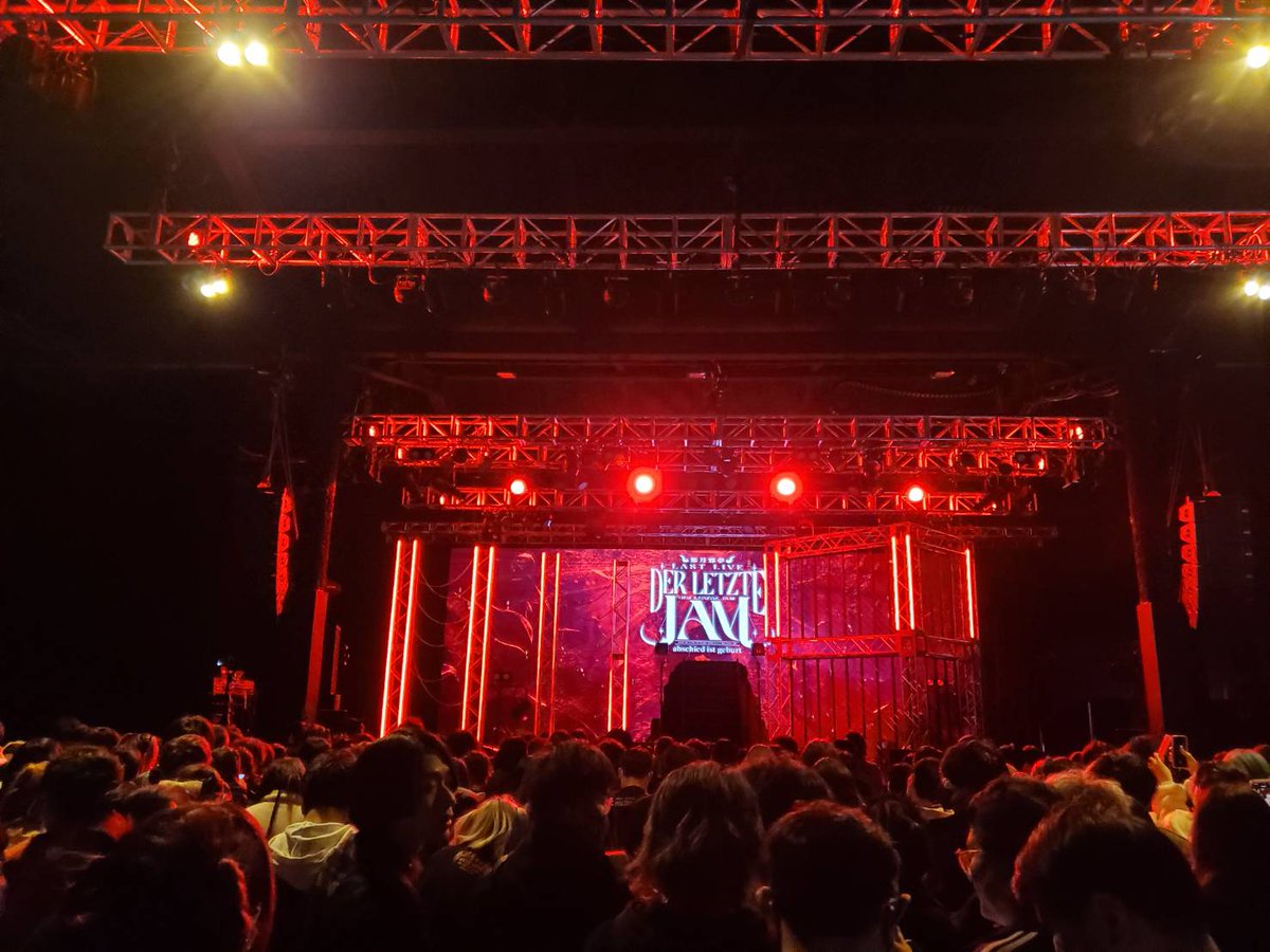 XHwl64355's tweet photo. 3/14　
集まったみんなが居たから
楽しく在れたよ。
5人を見れたときは、
涙が出るくらい嬉しかった。
顔も知らないみんなの推し活これからも見てるね！

決断が人の未来を豊かにするよ。
おやすみなさい。 https://t.co/wiLcdpU5uI