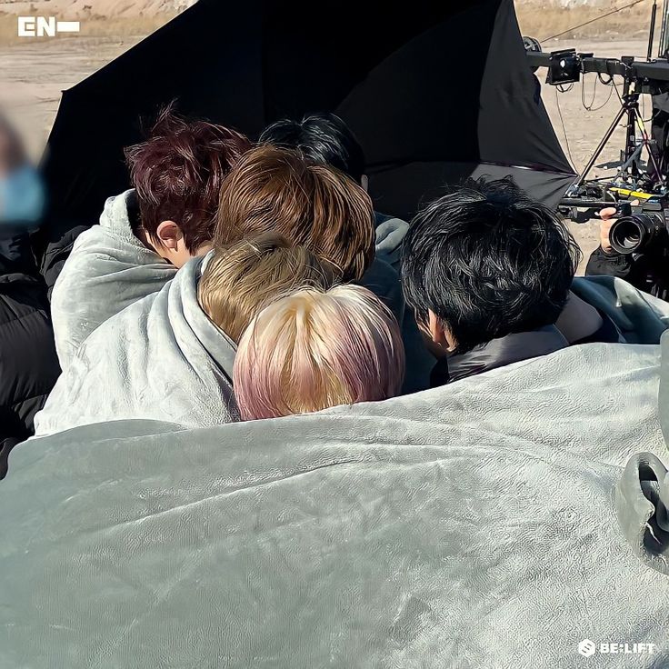 liv, 희 ★ ENHYPEN is 7! tweet media