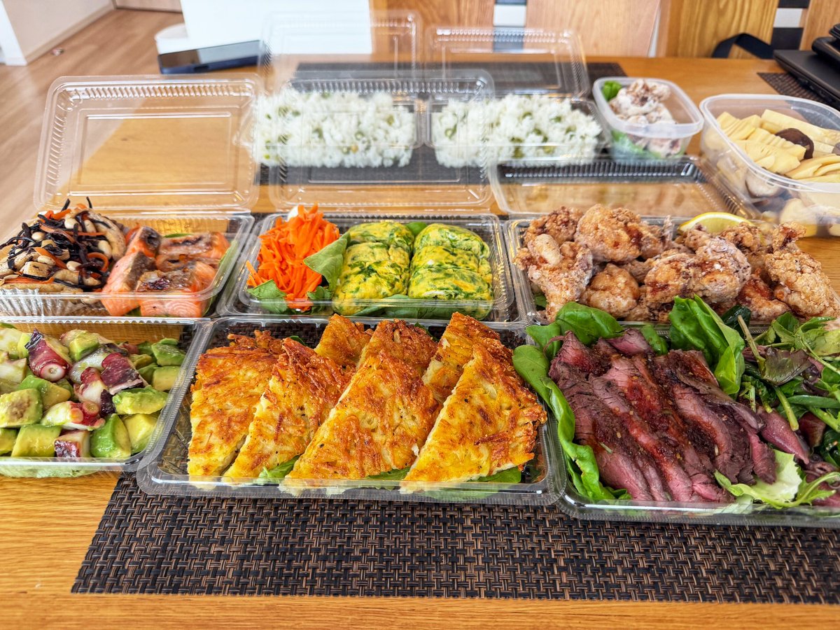 cooking_glutton's tweet photo. ピクニック目的で行楽弁当を作成🍱
テンション上がってきました🥂 https://t.co/d9wW0yFsaT