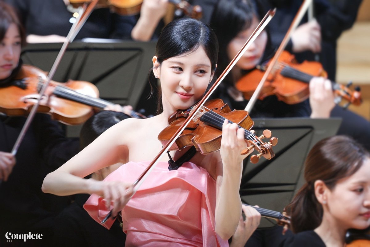 seohyunedit's tweet photo. the musician blueprint in k-pop girl groups. https://t.co/Jm1fABP2rG