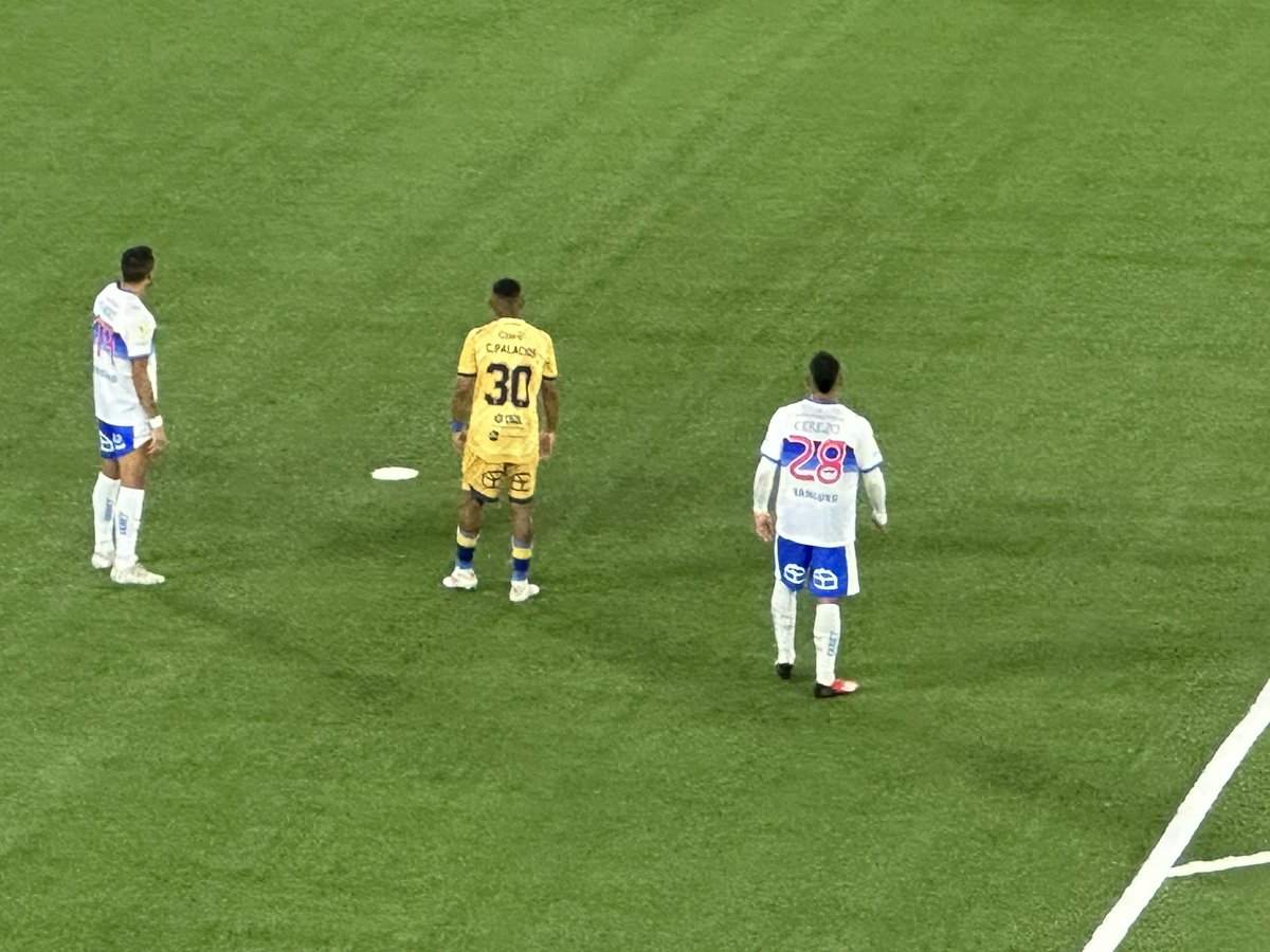 En serio vamos a ir a Brasil, Colombia o Argentina q jugar con estos laterales???
No te da vergüenza <a href="/JuanTagleQ/">Juan Tagle Quiroz</a> 

Nos va a RECONTRA QLIAR en la <a href="/Libertadores/">CONMEBOL Libertadores</a> 
#aLosCruzados