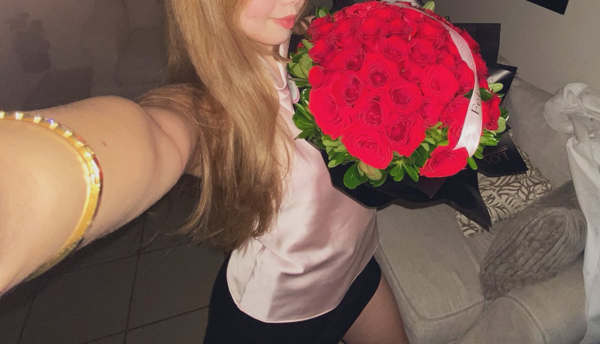 angiltzn's tweet photo. florecitas de cumpleaños!! ❤️ https://t.co/zoZI9zdYUv