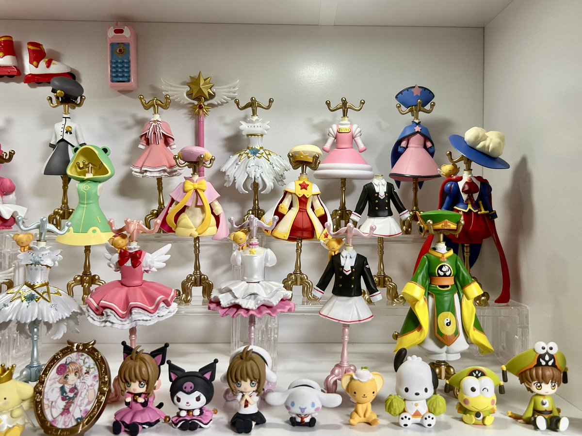 YasuoHashimoto5's tweet photo. #うちのコレクション

棚が置いてある部屋を、一時的に妹夫婦に��すことになったので、棚の一部を妹専用にディスプレイしました。
子育てが落ち着いたら妹に譲ろうと計画して集めていたガシャポン＋食玩アイテムたち。
今回は可愛いに全振りしました笑 https://t.co/80MQGFCxxz