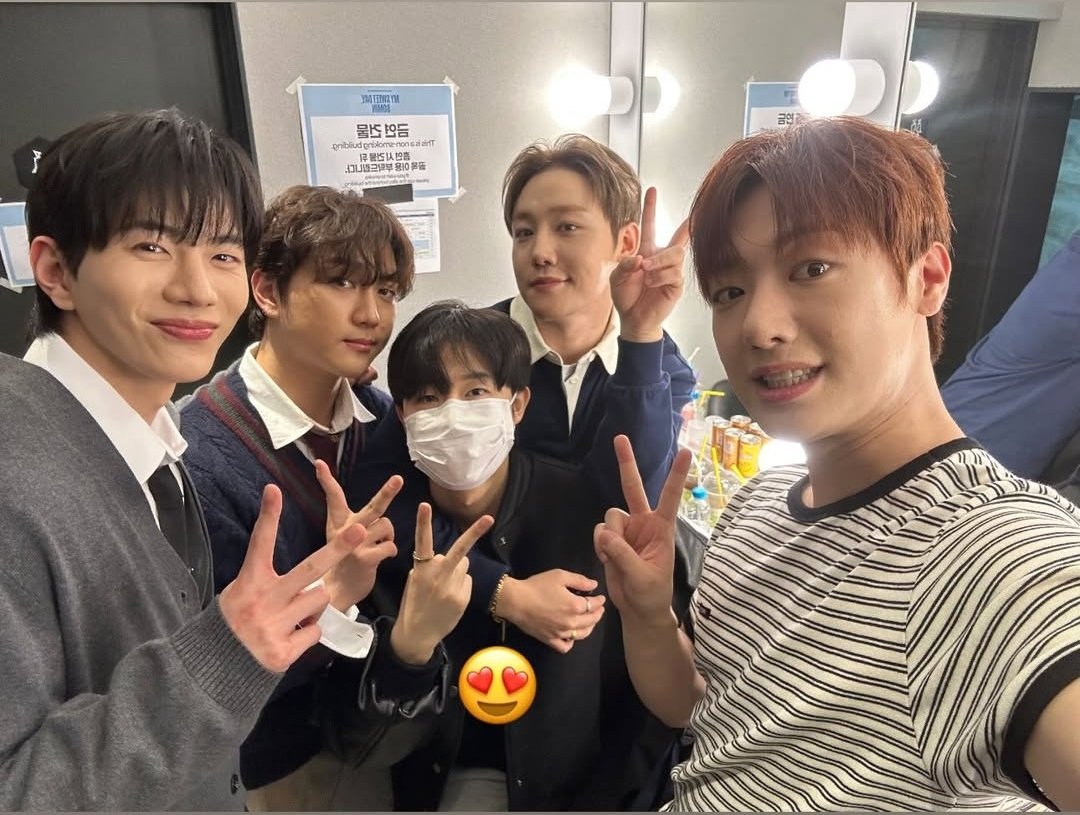 auenness tweet media