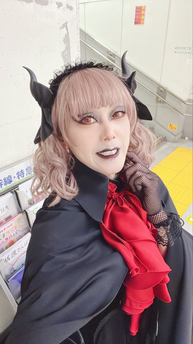 tt16g's tweet photo. おはようございます!🐦⬛
2度寝したらこんな時間に💦
【portrait】
ゴス散歩 🦇🕷️🐈⬛
#ポートレート #ゴシック #ゴスロリ
#gothicgirls #魔女 #wich https://t.co/8VAWR4jdko
