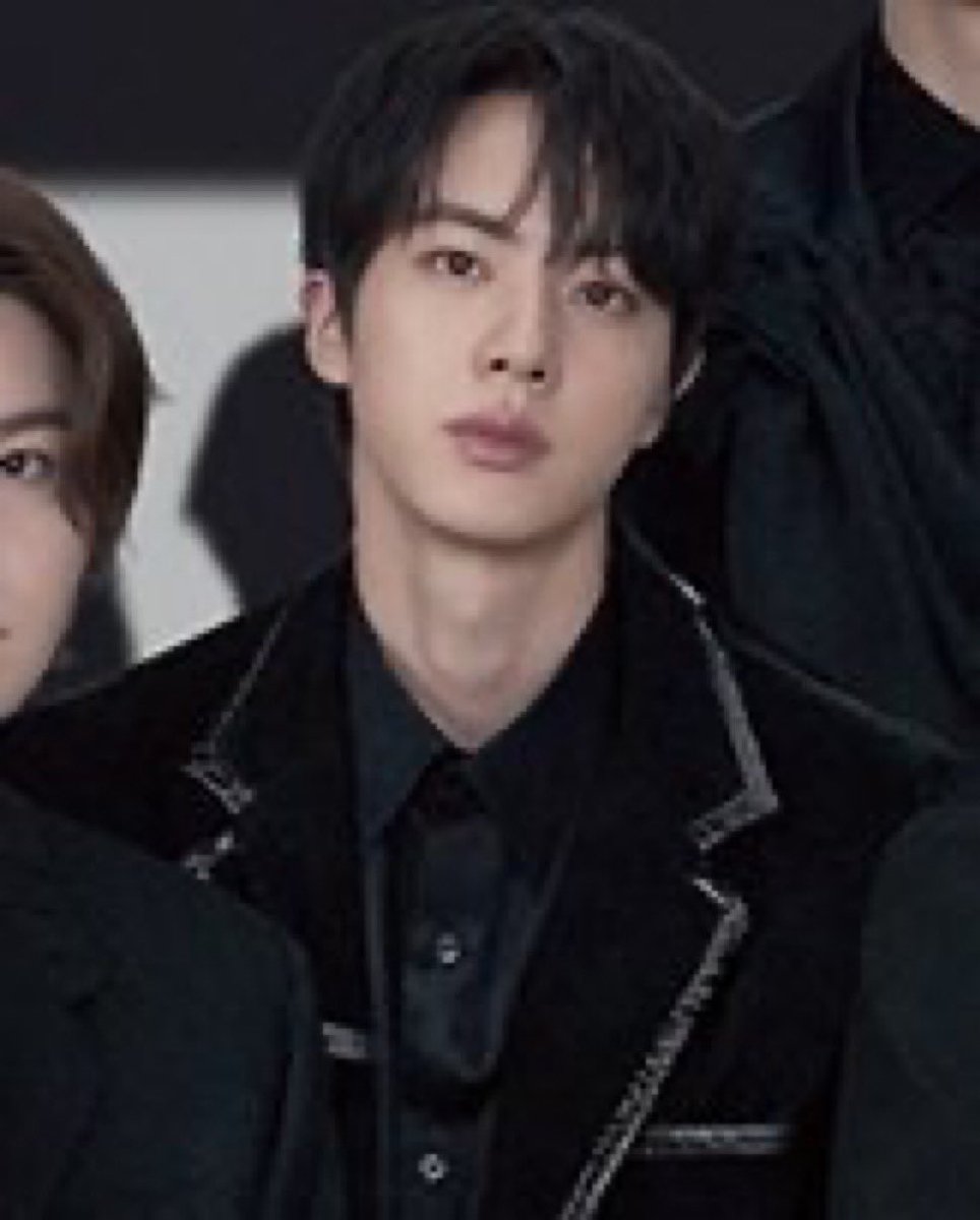 Jinri_90's tweet photo. Cuando eres EL VISUAL del grupo y no necesitas ser editado #JINonNETFLIX 😍😍😍
#JIN #BTSJIN https://t.co/toRCxH6NtX