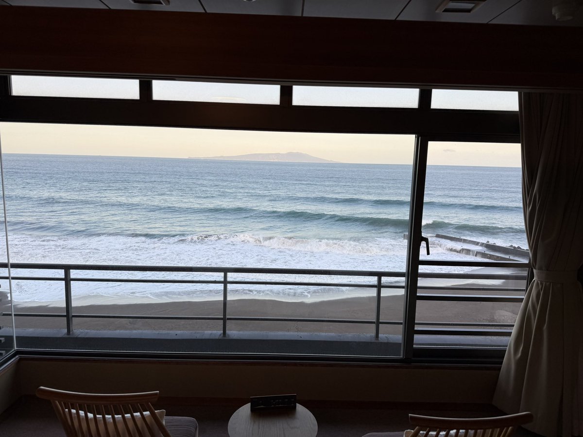 itdoesntmetter6's tweet photo. #熱川 #伊豆の海 #温泉 #키다리풍선아저씨 https://t.co/1zcxXi5QPi