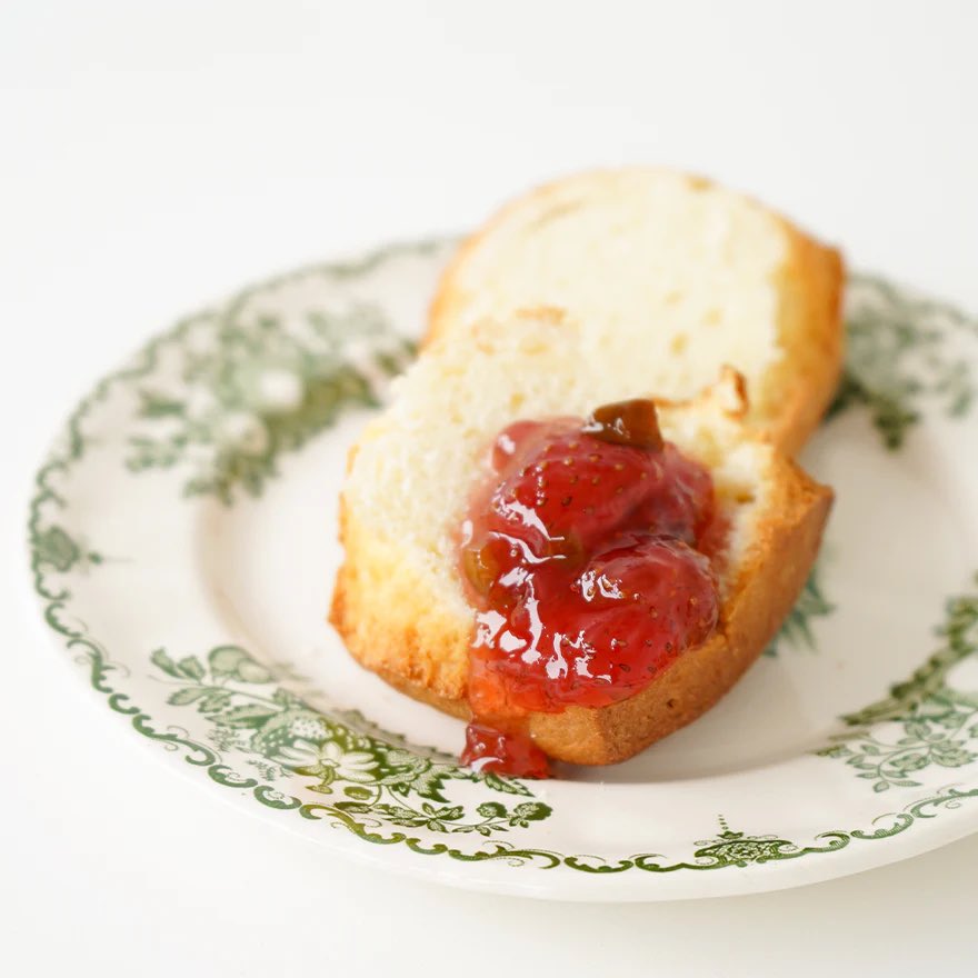 おはようございます
本日のはかり売りメニューです。

・キャラメルと発酵バターとゲランドの塩
・国産レモン(璃の香レモン）
・いちごとりんご
・いちじくとカシス

なくなり次第メニュー変更となります。
ご来店お待ちしております。