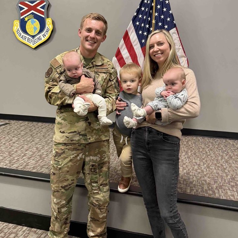 Imagine abandoning your family in order to fight for a bunch of pedophiles who want to take over the world 

U.S. soldiers are legitimately deranged