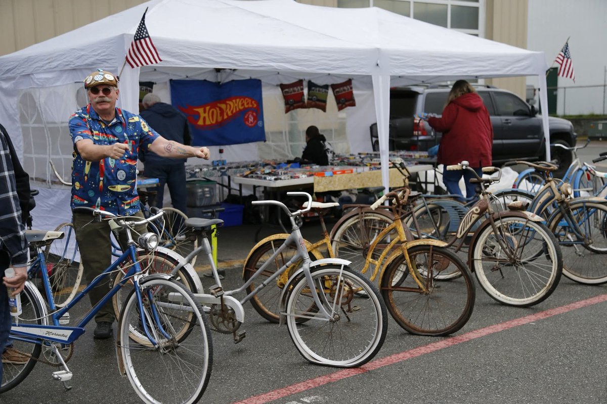 MonroeSwapMeet's tweet photo. You haven't missed it! The annual Monroe Auto Swap Meet is May 16 &amp; 17 at the fairgrounds in Monroe, WA! Make sure to also follow us on Facebook and Instagram!
(Pics from 2025) https://t.co/9GmeyWDUfw #AutoSwapMeet https://t.co/xJZPmvXqOM
