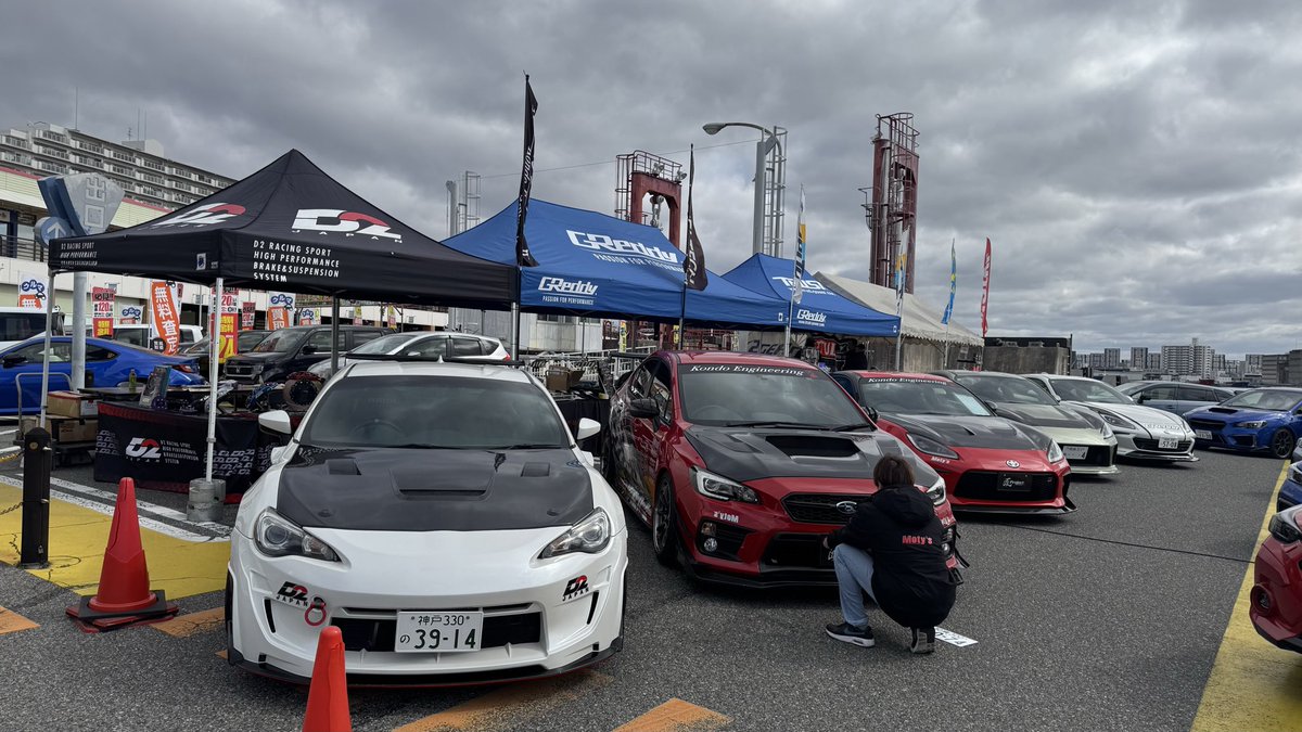 KondoEng's tweet photo. スバルフェア2日目始まります～

今日は昨日とはうって変わって
店舗前の海側にデモカーともども
ブースを構えてます♫

本日は最終日とため
イベント自体は17時までとなりますので
お早めにご来店ください‼️

#スーパーオートバックスサンシャイン神戸 https://t.co/EhA3zzUHJG