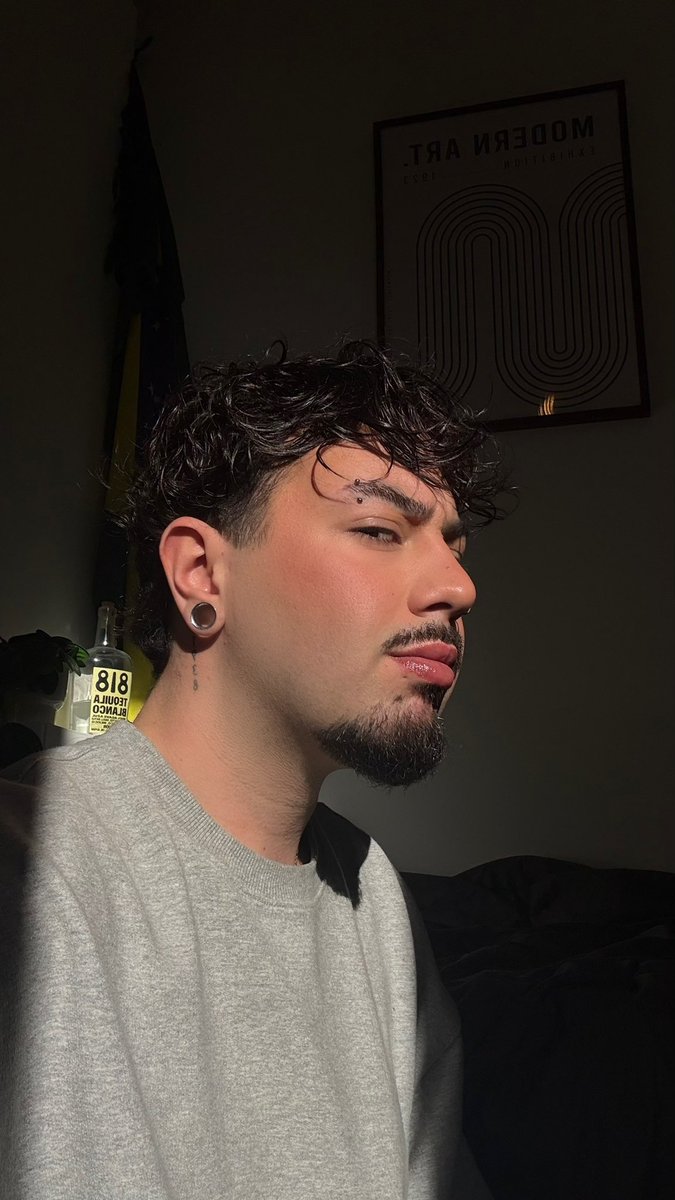 shecallsmesam's tweet photo. 🖤 https://t.co/r7z3AXkNaV