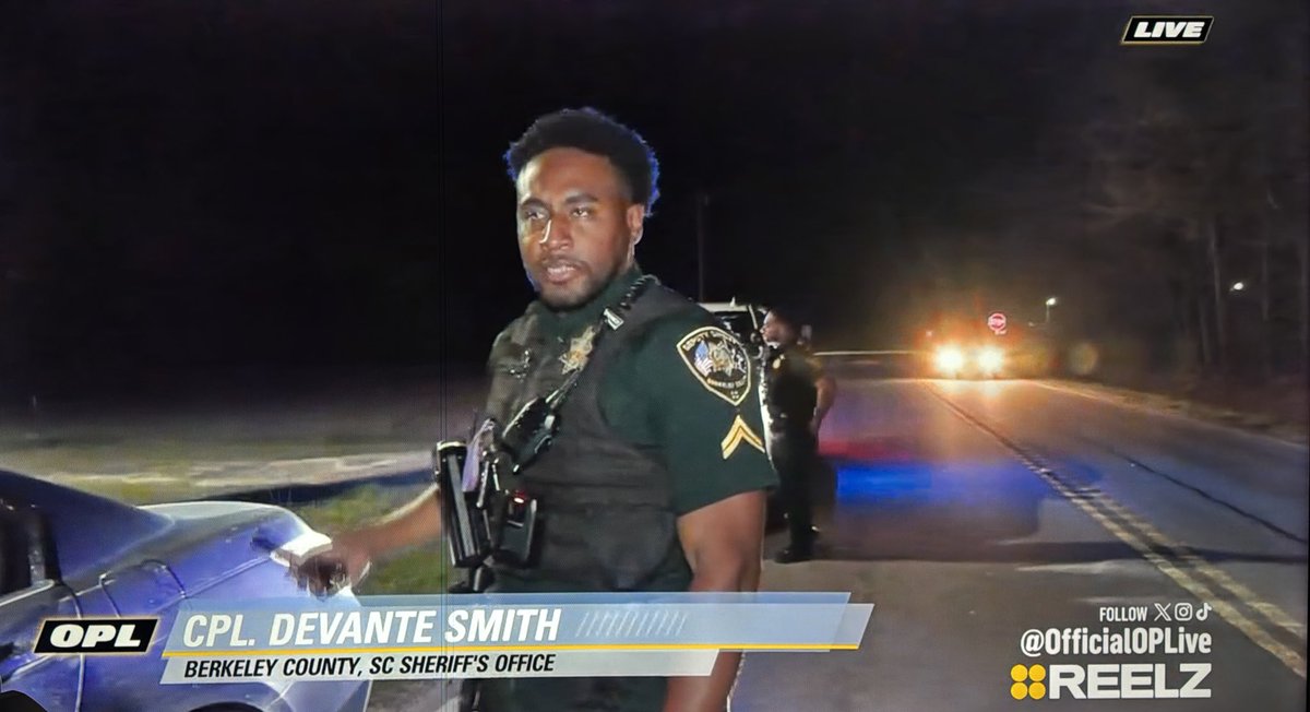 MrKingCoop's tweet photo. Haven’t seen #DevanteSmith in awhile. He’s still looking good too and i see he growing his hair out, mhmmm. #BerkeleyCounty #OPLive #OnPatrolLive #OnPatrolNation #OPNation #OPLNation #OPLiveNation #LEOs #OPLReelz https://t.co/Jmg9e5X7Hl