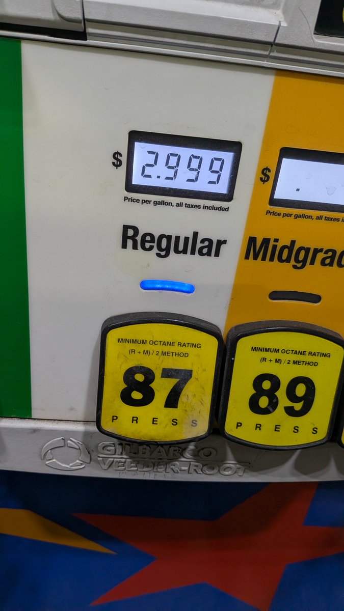 AntoXa aXotnA tweet media