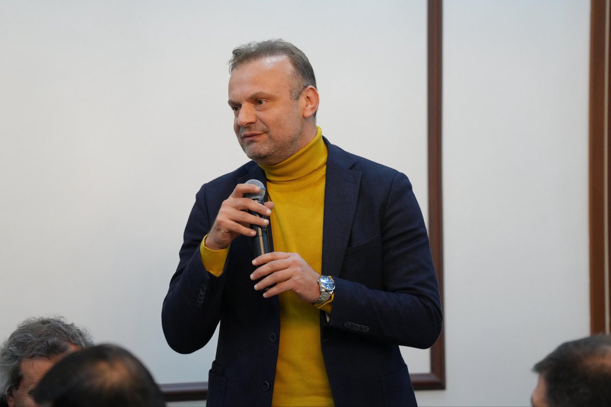 ahmetcinpendik's tweet photo. AK Parti İstanbul  İl Başkanlığında aynı dönemde birlikte görev yaptığımız kıymetli dava arkadaşlarımızla sahurda buluştuk. Emeklerin, hatıraların ve kardeşliğin konuşulduğu güzel bir sahur oldu. Birlik ve beraberliğimizin daim olmasını diliyorum. https://t.co/NP2672itD1
