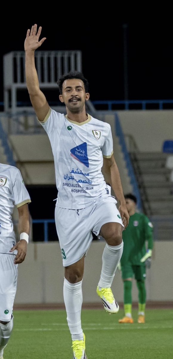 Najran_Fans's tweet photo. - 💚💛 

هي كُل ما تضيق 
يفتح لها " هجاس " طريق 🤩💪🏼

#مدرج_العز 
#نادي_نجران https://t.co/SERNOGdj0b