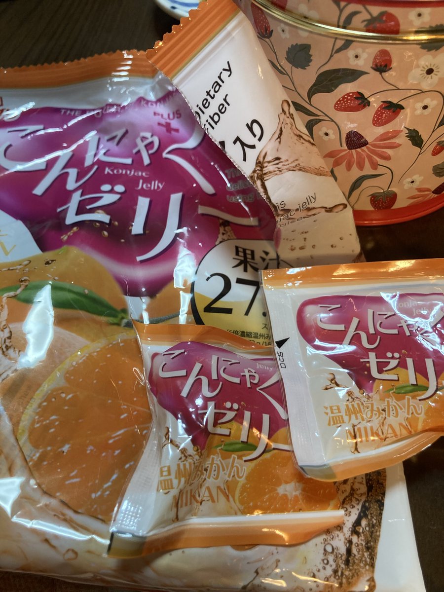 OdeWr's tweet photo. 1袋に16gの個包装6個入りで、レタス約1個分の食物繊維がとれる♫小腹が空いた時手軽に食べやすい♡こんにゃくゼリー☺️ #プロモーション #雪国アグリから提供いただきました #RSP113に参加しました #サンプル百貨店 #雪国アグリ #こんにゃくゼリー https://t.co/jA820Q4XEY