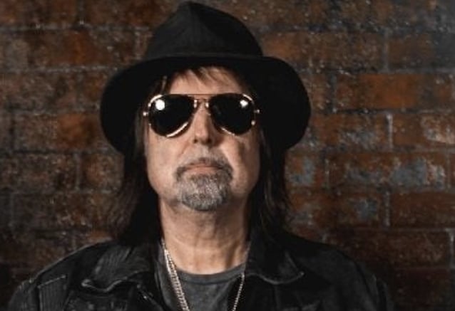ShaneInDSM's tweet image. Phil Campbell, of Motorhead?
RIP Phil @benmaller #WHOAMI