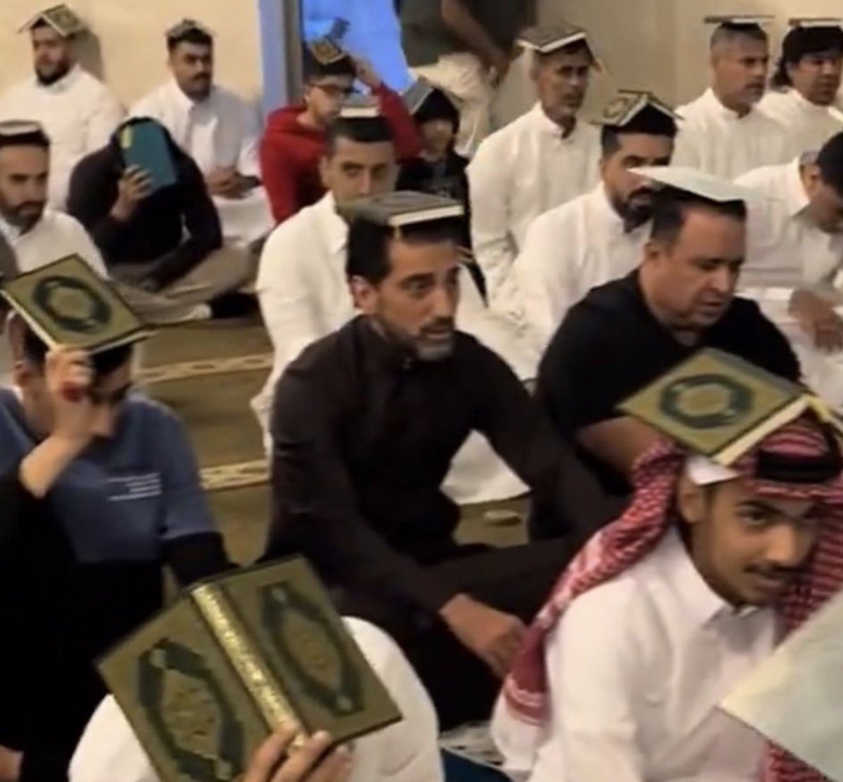 تـايقر tweet media