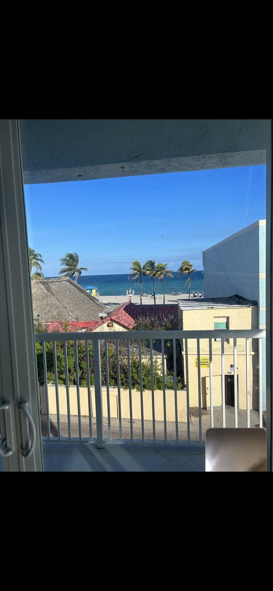 danielandBarbie's tweet image. Life is a beach House don’t let the sand it oh and plus I'm at the gym on the mat doin' sit-ups on 'em praise God all mighty 🙏🏻🪬from now on I’ll be speaking in @NICKIMINAJ lyrics cus Mrs. Lyrical miracle got one bar/ lyric 4 everything &amp;amp; shout out the Barbz #prettygang