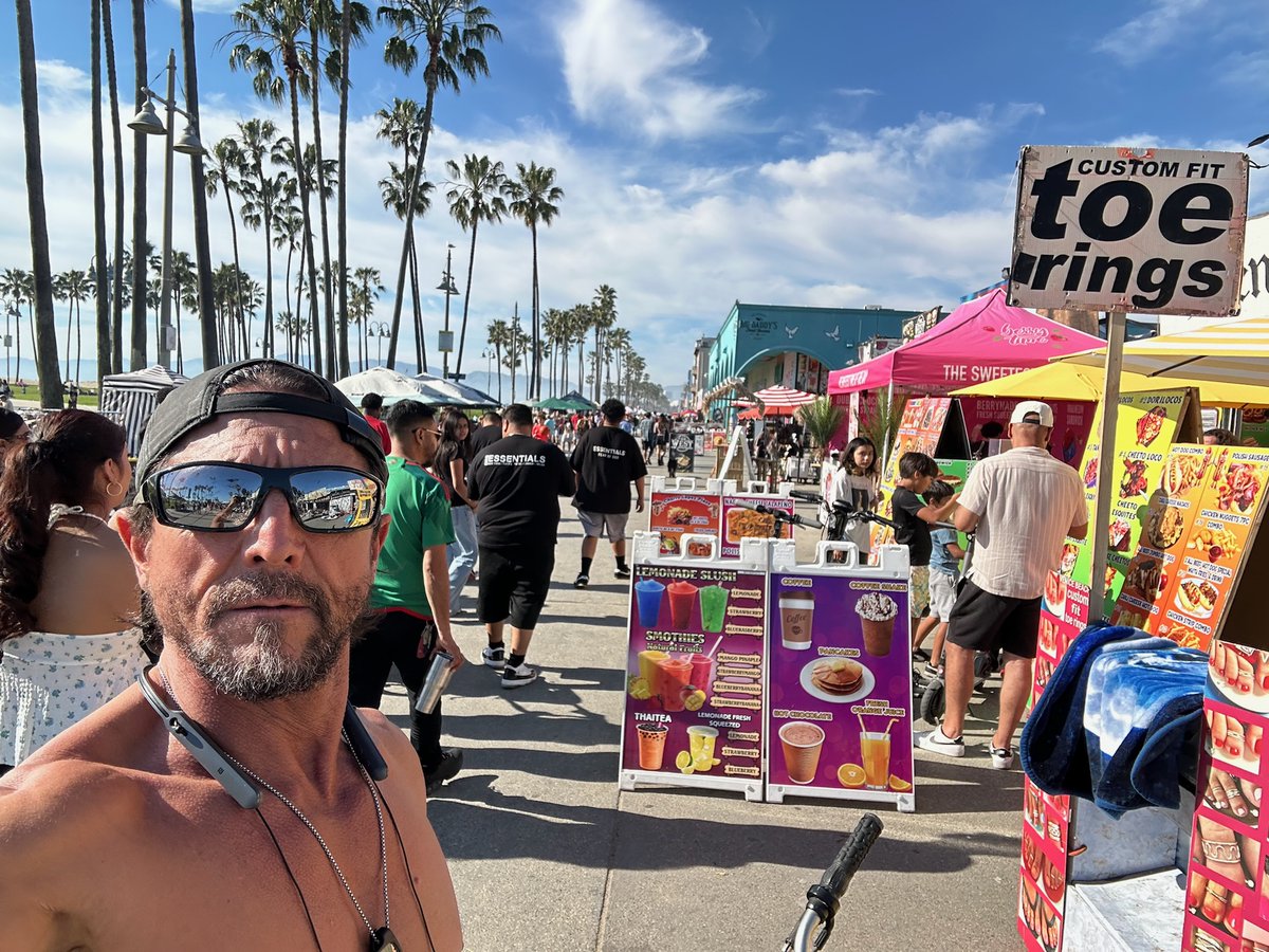 TOMMY GUNN Registered Trademark. tweet media