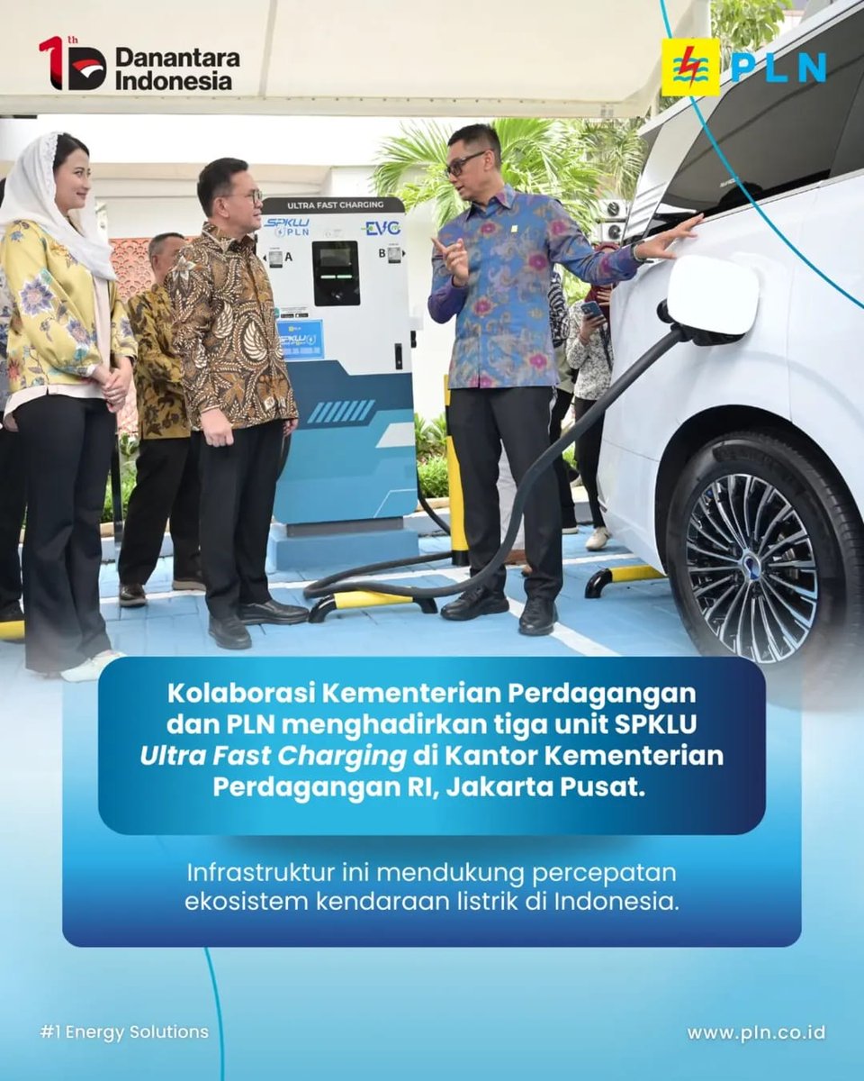 arunadeepaf's tweet photo. Peresmian SPKLU dilaksanakan oleh Menteri Perdagangan RI Budi Santoso bersama Wakil Menteri Perdagangan RI Dyah Roro Esti Widya Putri dan Direktur Utama PLN Darmawan Prasodjo pada Kamis, 5 Maret 2026.

#PLNUntukSemua #PLNUntukIndonesia #SPKLUPLN #ElectricVehicle https://t.co/wcOPhB9sTh