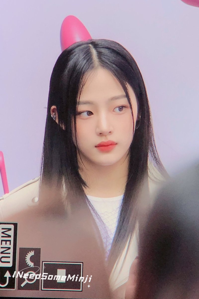 n년전 오늘의 민지 tweet media