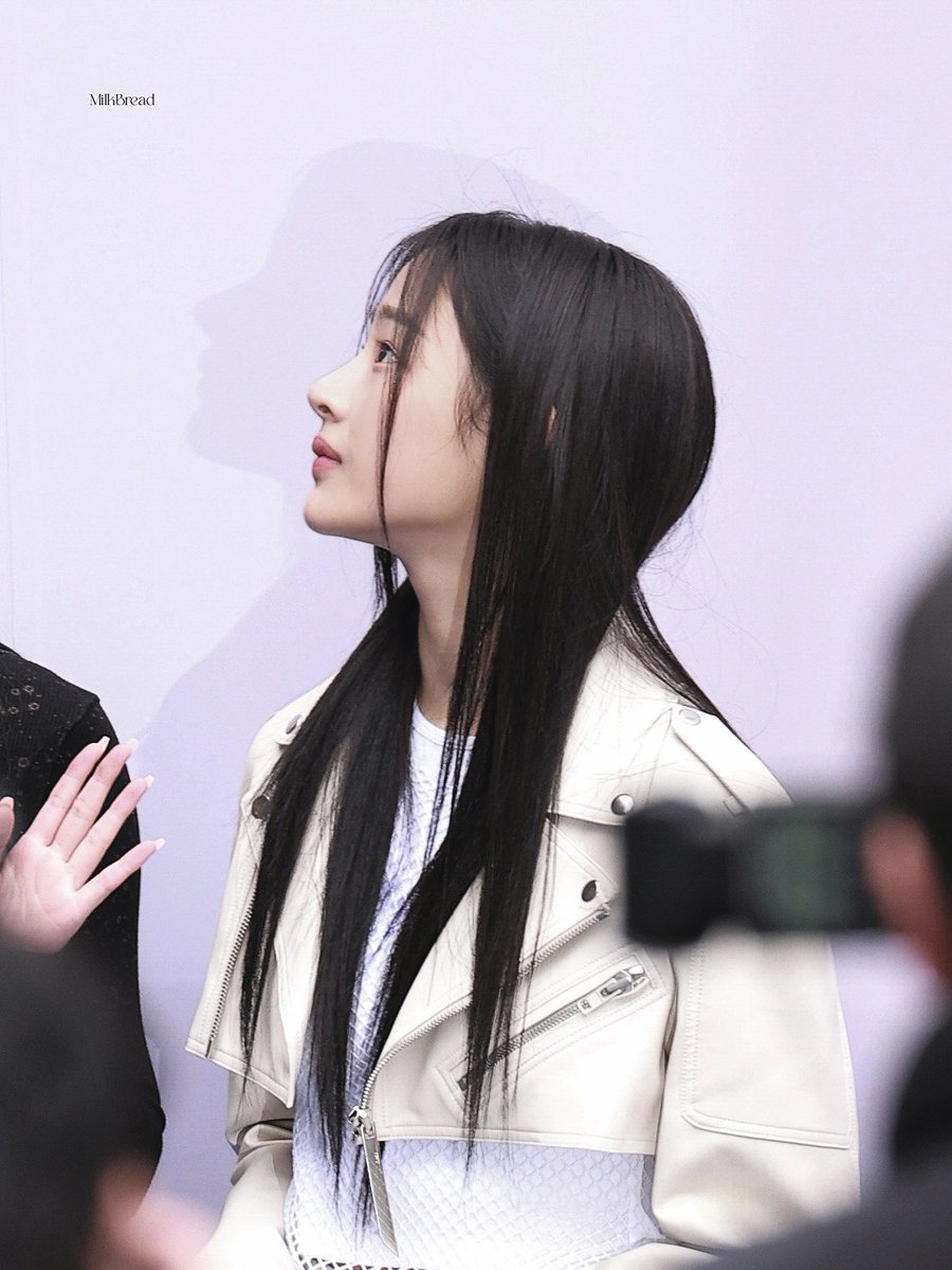 n년전 오늘의 민지 tweet media