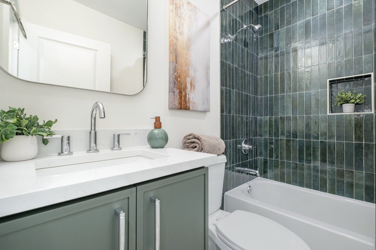 A beautifully staged home in Nashville can make all the difference.
Style it right. Show it well. Sell it faster.
Check our website to learn more and for a free staging quote: webbhomestaging.com/quote.html
Staging by Webb Home Staging, LLC. #staging #stagingsells #stagingtips