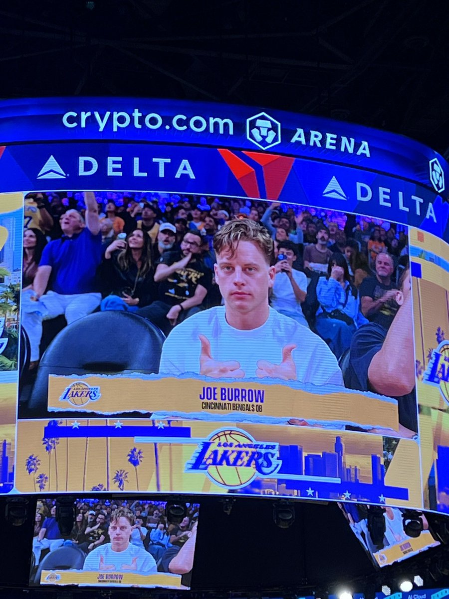 Was not expecting Joe Burrow and Bijan Robinson to pull up to Lakers-Nuggets.
#LakeShow