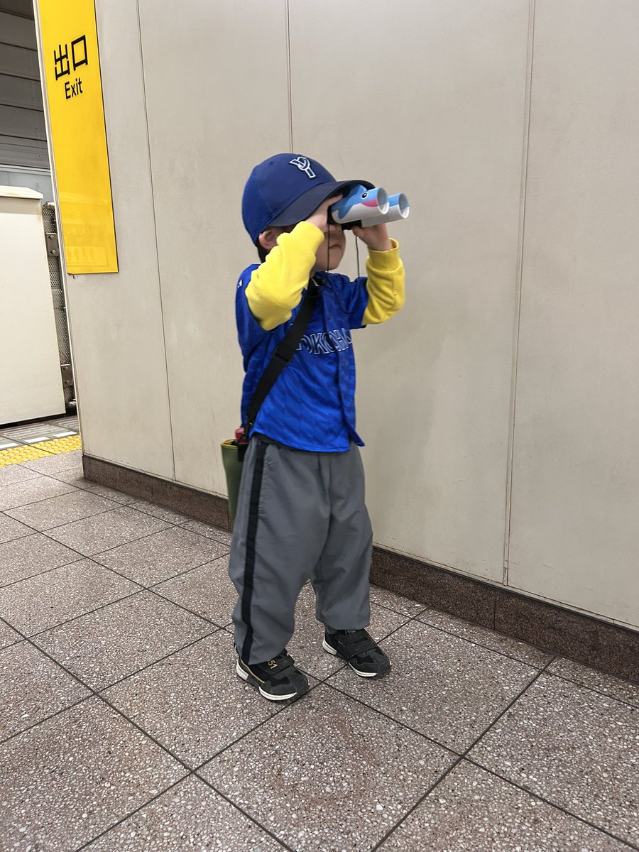sakaider01's tweet photo. 野球観戦に行ってきます😊
今は電車を見ています🚃 https://t.co/tgUjjwpRcJ