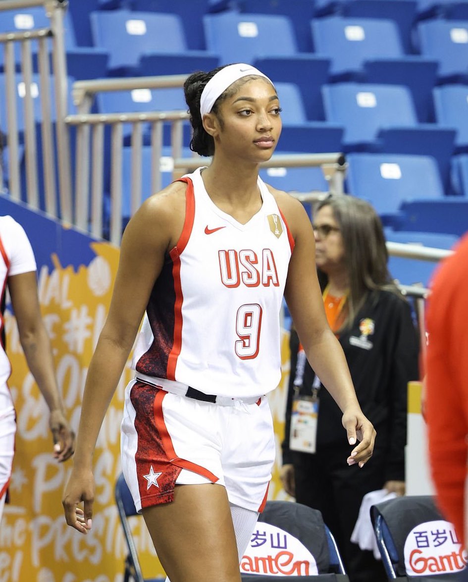 I talk hoops 🏀 tweet media