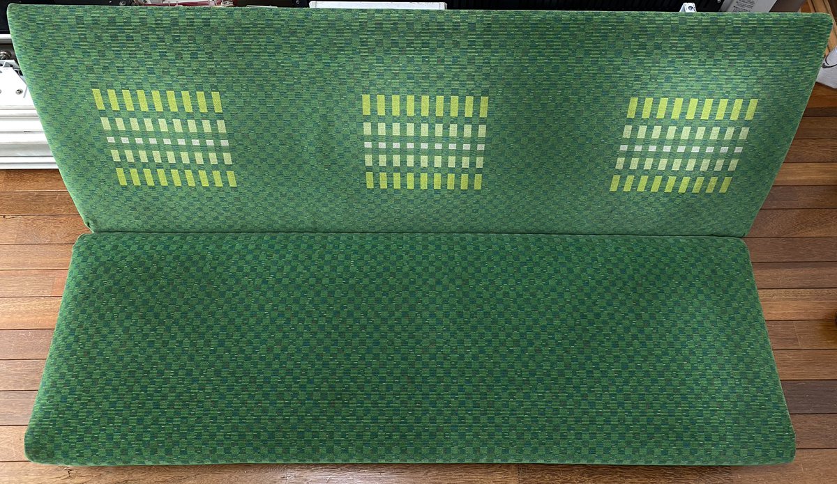 205keiproject's tweet photo. 一家に1セット⁈

数年前に鉄道古物販売会で購入した武蔵野線205系緑モケットと205系小山車専用の赤モケットの計2セットは埃や色褪せが出ないよう定期的に表裏面を清掃し清潔感を保ってるように心がけてます。
やはり追いかけてた形式の椅子が家にあると何故か落ち着きますね🥰 https://t.co/oVfrj0aBAf