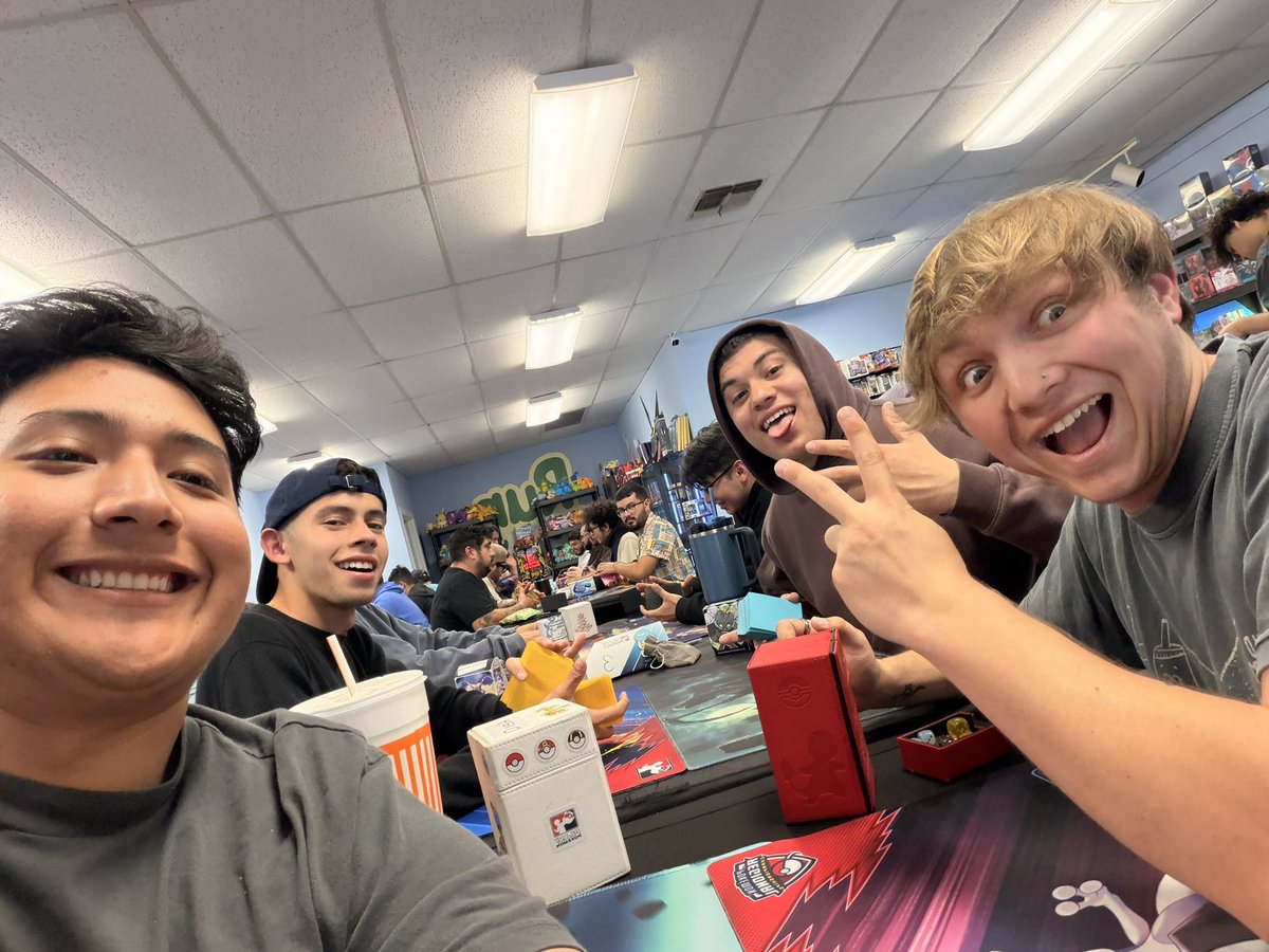 itchy_pollen's tweet photo. RUNGOOD TCG 1.5k (Store Credit)
PULTZARD 🔥
R1 :  PULTNOIR  LWT 
R2 : MEGA DRAGONITE WLW 
R3 : PULTNOIR LL @VoltSwitchTCG 
R4 : CERELUDGE WW 
R5 : DAWNZARD WW 
R6 : PULTNOIR WLW 
TOP 8 : VS MUNKI FROSSLASS LL

Won $100 Store Credit💸
@kennyfwpultnoir 
@COTA_D4ve 
@grimrippertcg https://t.co/gMMBsnuKEI