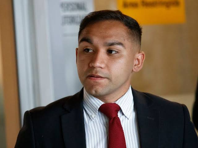 Imagínate ese tipo, vestido de civil, con pantalón de pitillo te quiere hacer un control policial. Vas a creer que es Paco ese cuma?