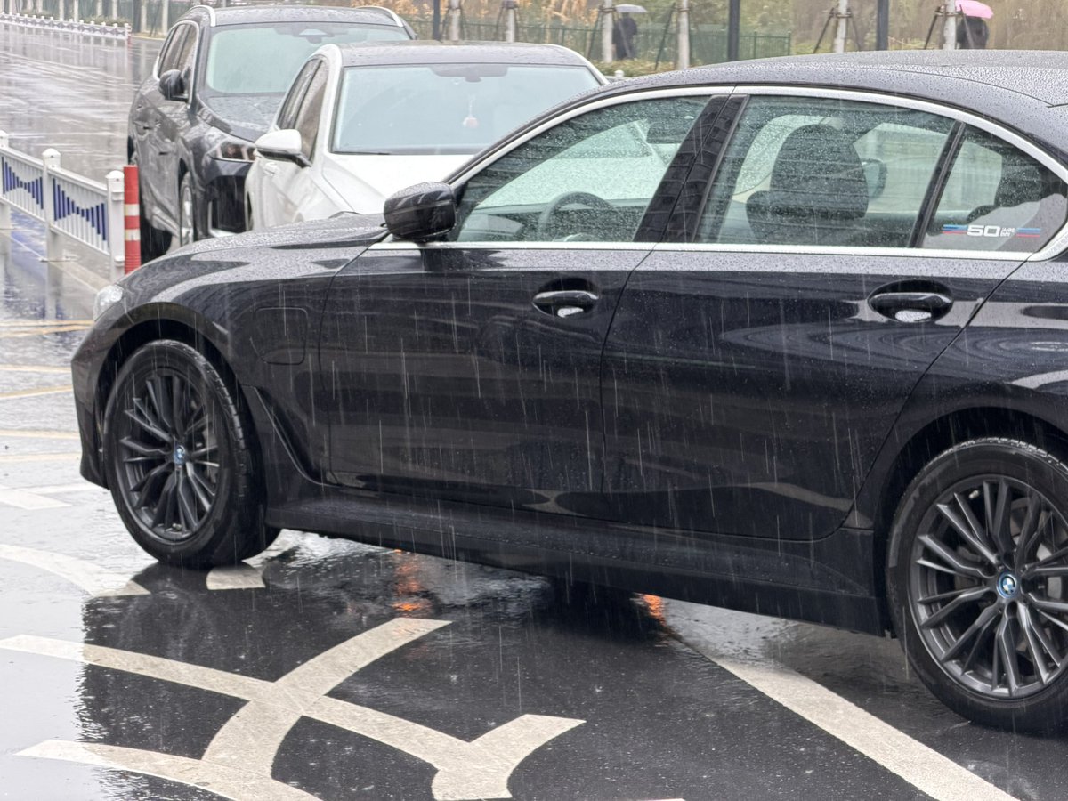 munotida  tweet media