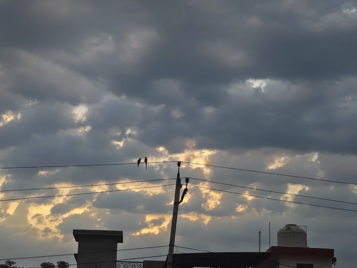 Komalpr80044948's tweet image. #MorningVibes #CloudyDay