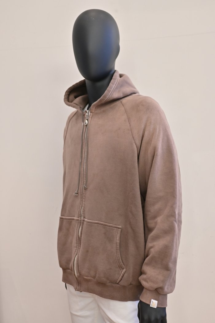 zefirosapporo's tweet image. THE WORLD IS YOURS　
DOUBLE FACE PAISLEY ZIP HOODIE / Black　
zefirosapporo.blog133.fc2.com/blog-entry-496… 
#hoodie #fullzip 
#theworldisyours 
#zefirosapporo #zefiro 
#sapporo #hokkaido 
#メンズウェア #ワールドイズユアーズ 
#フーディ #フルジップ #コットン 
#ゼフィーロ札幌 
#ゼフィーロ #札幌 #北海道