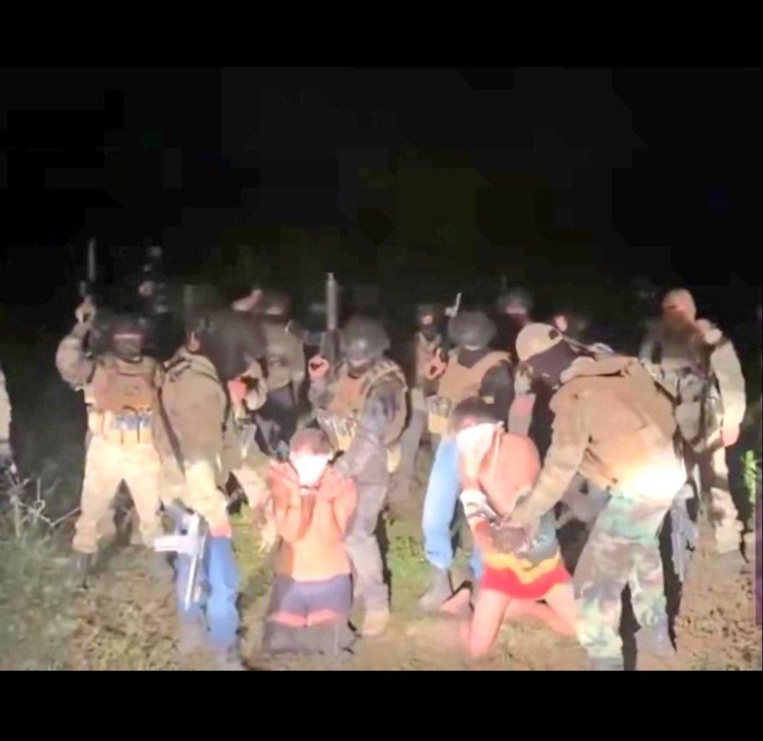 "Orgullosamente dijimos que no....", ".... en México manda el pueblo". -Claudia Sheinbaum.

¿Dónde está la soberanía cuando el narco mutila, mata y desaparece a los mexicanos?

Por favor presidente Trump haga lo que el gobierno de México no quiere hacer, salvar a los mexicanos.