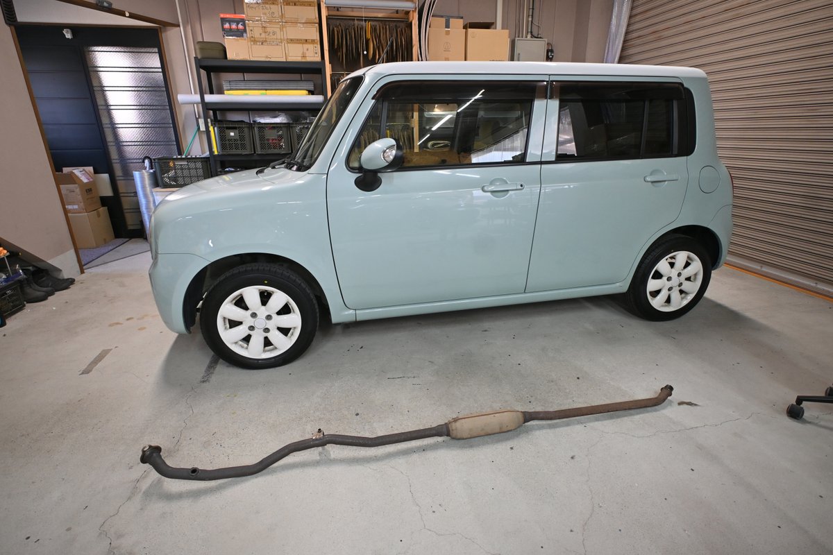 alivesounds's tweet photo. 代車＆デモカーのラパン、マフラー交換 https://t.co/mgdudB7qh2 https://t.co/S6GOpInVFy