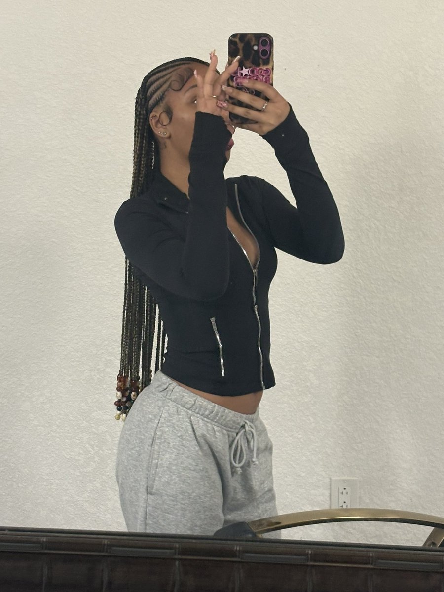 destheedub's tweet photo. Overly iced 😍😍🧊 https://t.co/Lp8yGTivB4